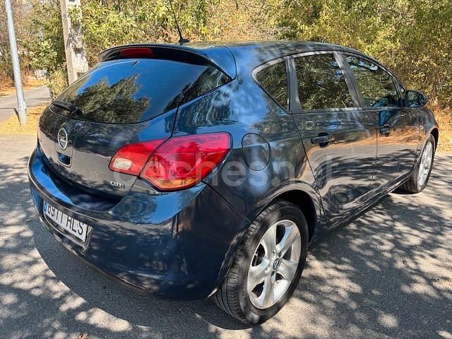 Usado Opel Astra Selective 110 CV (80 kW) 2012 Azul Berlina