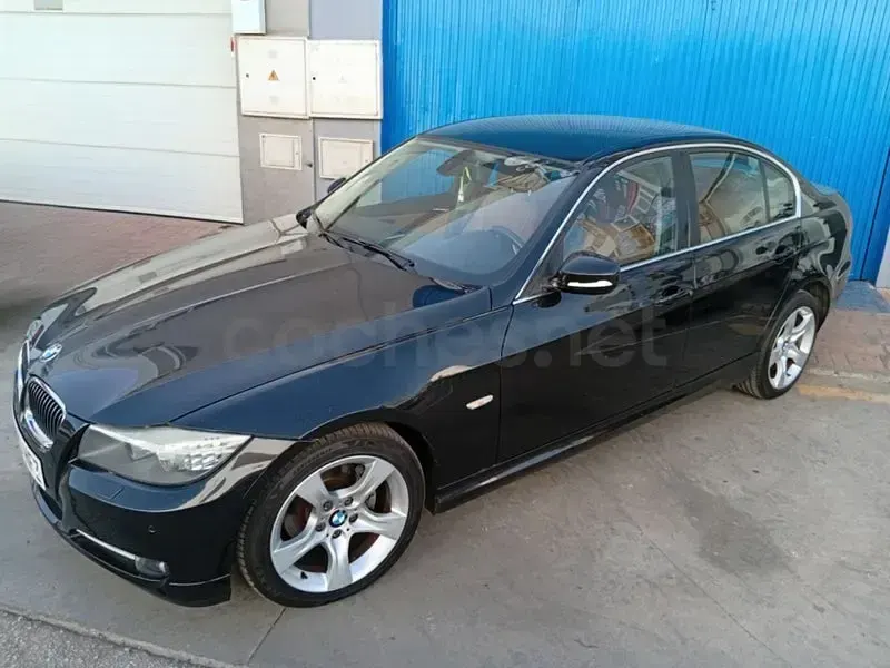 Occasion BMW 318 Sport Line 143 ch (105 kW) 2011 Noir Berline
