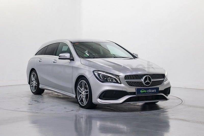 Usado Mercedes CLA200 Shooting Brake 136 CV (100 kW) 2017 Gris / plata Familiar