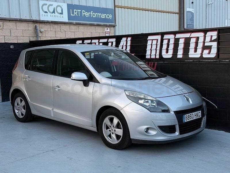 Usado Renault Scénic III Dynamique 130 CV (95 kW) 2012 Gris / plata Monovolumen