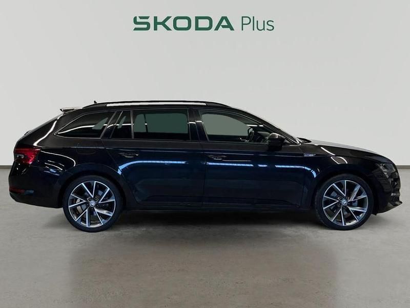 Usado Skoda Superb SportLine 218 CV (160 kW) 2023 Negro Familiar