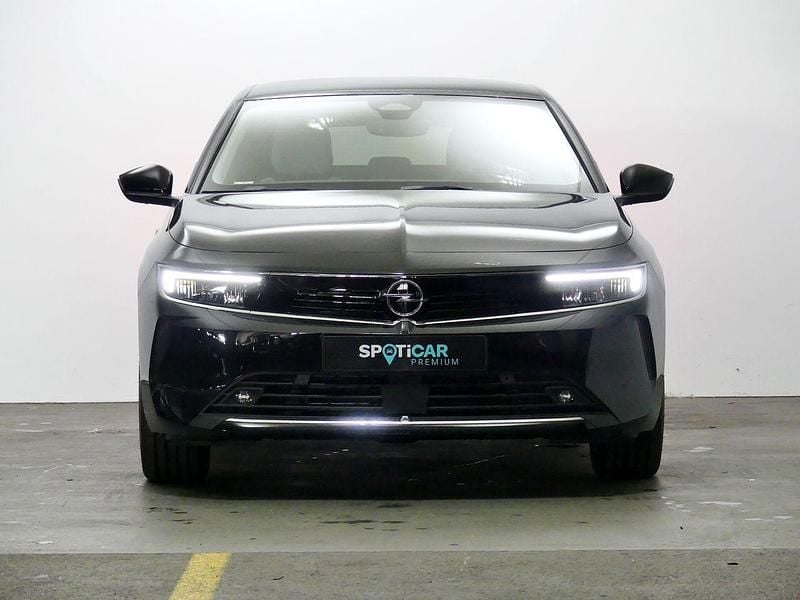 Usado Opel Astra Elegance 130 CV (95 kW) 2023 Negro Utilitario