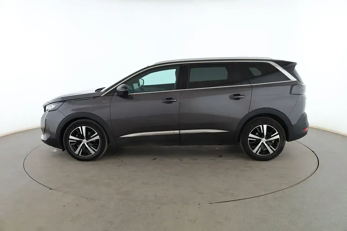 Usado Peugeot 5008 GT 180 CV (132 kW) 2021 Gris SUV