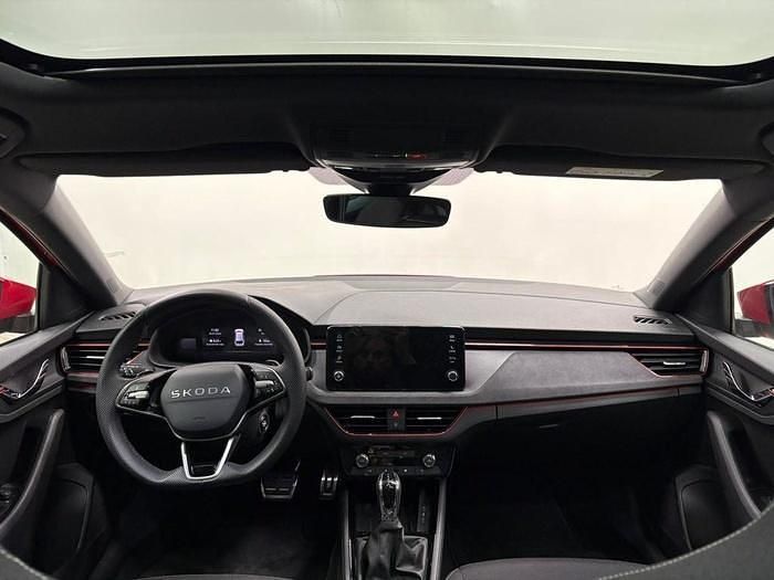 Usado Skoda Scala 115 CV (84 kW) 2025 Rojo Utilitario