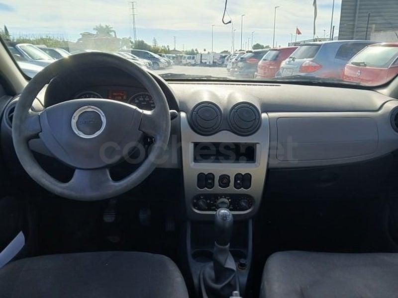 Usado Dacia Sandero Ambiance 75 HP (55 kW) 2011 Preto Sedan