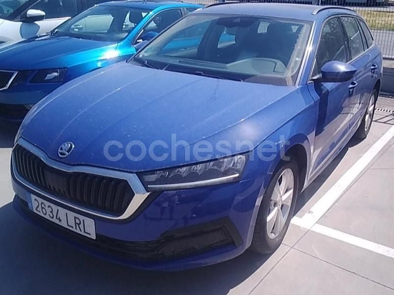 Azul Usado 2021 Skoda Octavia Ambition Familiar | 15.900 € (Super precio) - Imagen 1/1