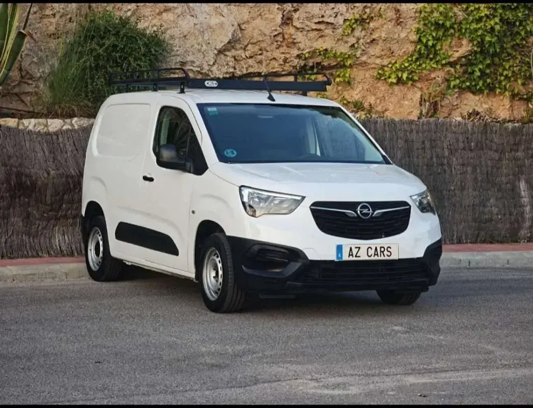 Usado Opel Combo S 99 CV (72 kW) 2022 Blanco Monovolumen