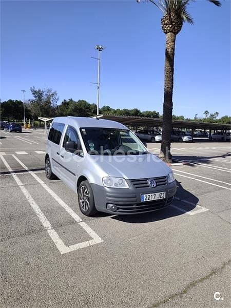 Usado VW Caddy Life 105 CV (77 kW) 2010 Gris / plata Monovolumen