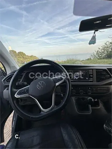 Usado VW Caravelle 110 CV (80 kW) 2021 Gris / plata Van