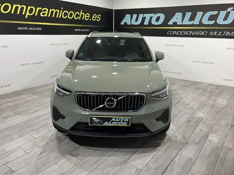 Usado Volvo XC40 Core 211 CV (155 kW) 2023 Verde SUV