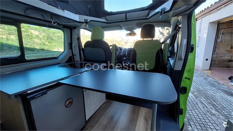 Usado Renault Trafic LIMITED 120 CV (88 kW) 2019 Verde Monovolumen