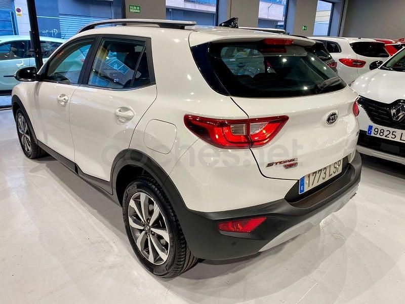 Usado Kia Stonic 100 CV (73 kW) 2021 Blanco SUV
