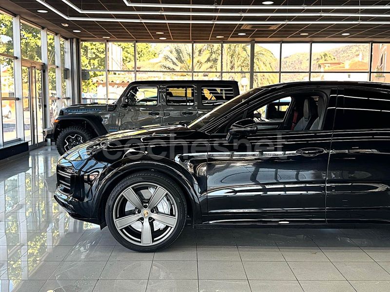 Usado Porsche Cayenne Turbo 550 CV (404 kW) 2019 Negro SUV