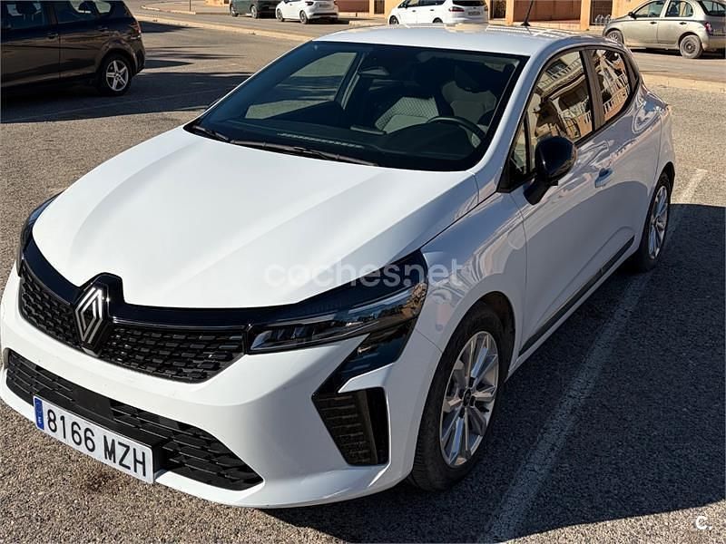 Usado Renault Clio V Evolution 100 CV (73 kW) 2025 Blanco Berlina