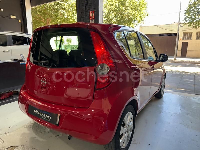 Usado Opel Agila Enjoy 86 CV (63 kW) 2008 Rojo Berlina