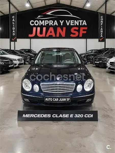 Usado Mercedes E320 Elegance 204 CV (150 kW) 2006 Azul Berlina