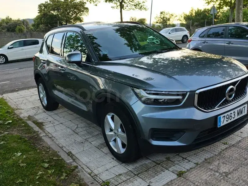 Usado Volvo XC40 Momentum 150 CV (110 kW) 2018 Gris / plata SUV