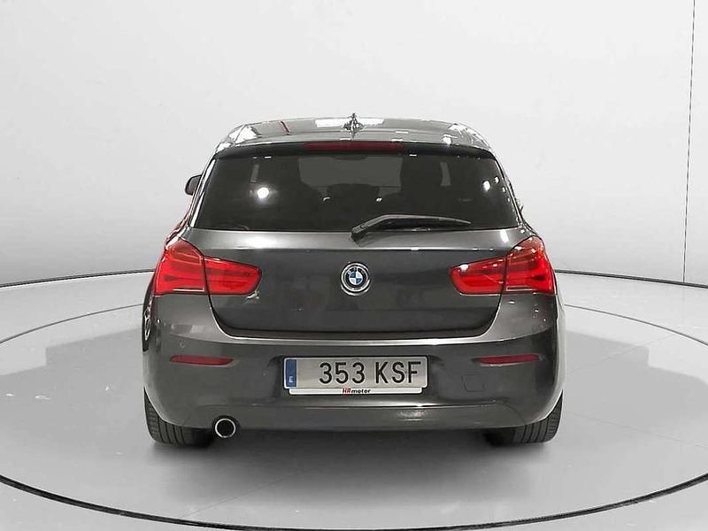 Usado BMW 116 Advantage 109 CV (80 kW) 2018 Gris Utilitario