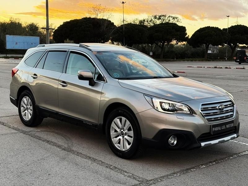 Usado Subaru Outback 150 CV (110 kW) 2015 Gris Familiar