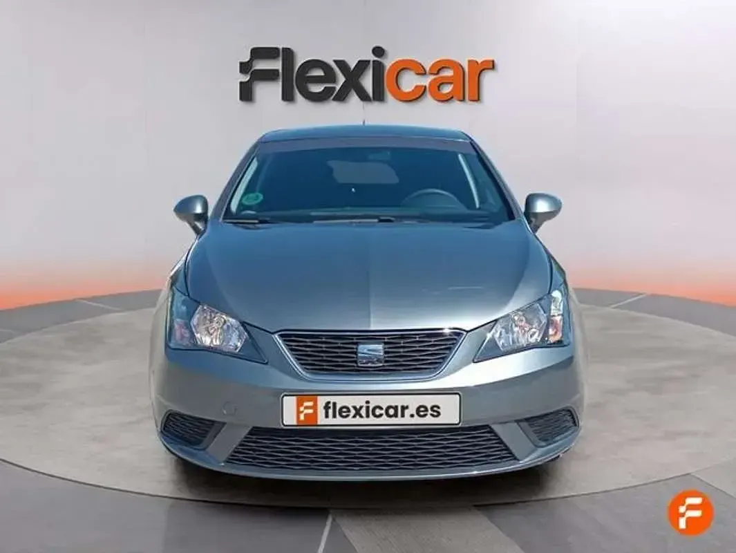 Usado Seat Ibiza Reference 75 CV (55 kW) 2017 Gris Utilitario