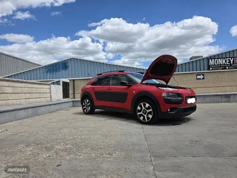 Usado Citroën C4 Feel 100 CV (73 kW) 2016 Rojo SUV