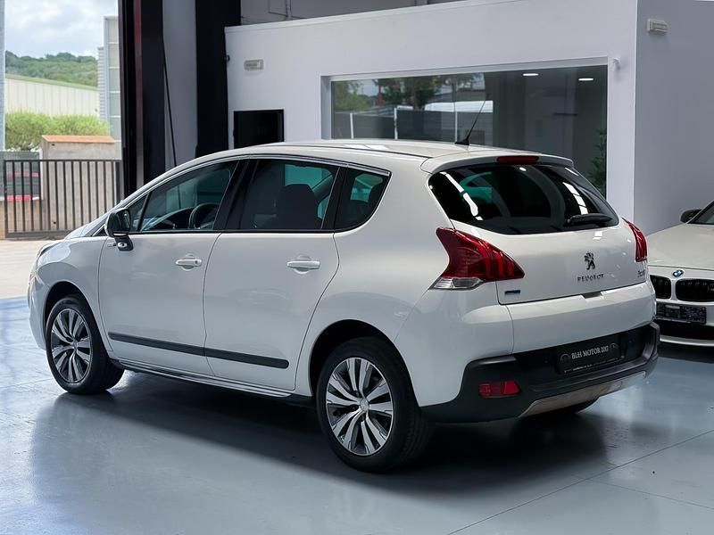 Usado Peugeot 3008 Style 120 CV (88 kW) 2015 Blanco SUV