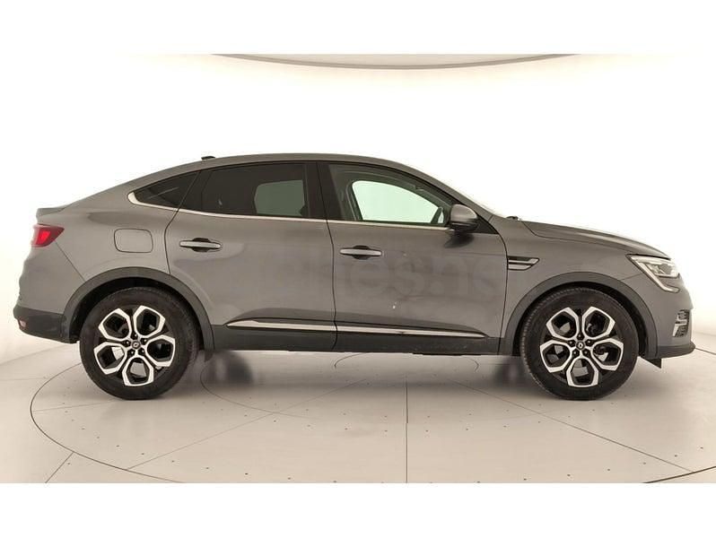 Usado Renault Arkana Techno 145 CV (106 kW) 2023 Gris / plata SUV