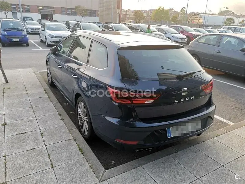 Usado Seat Leon ST XCELLENCE 150 CV (110 kW) 2017 Azul Familiar