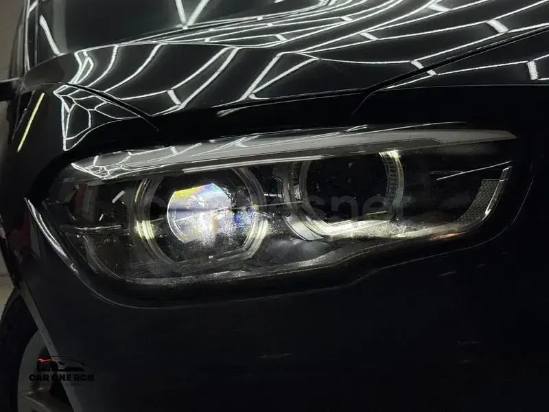 Usado BMW 116 109 CV (80 kW) 2018 Negro Utilitario