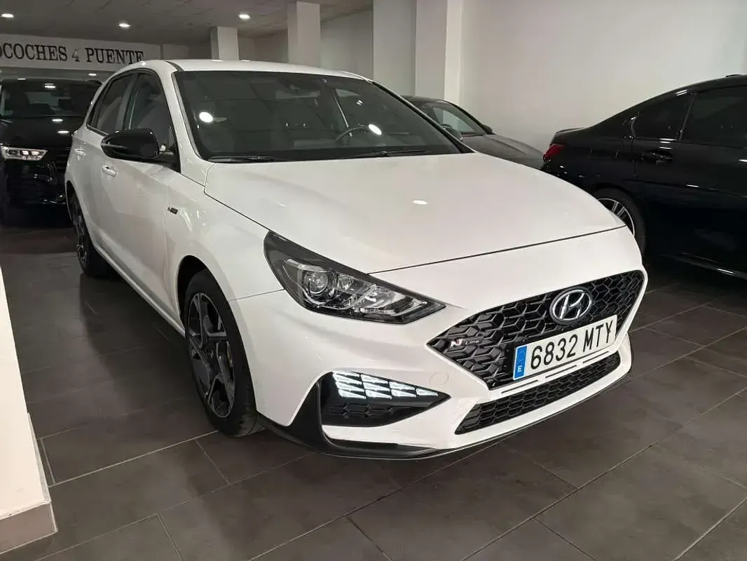 Usado Hyundai i30 N Line 120 CV (88 kW) 2024 Blanco Utilitario