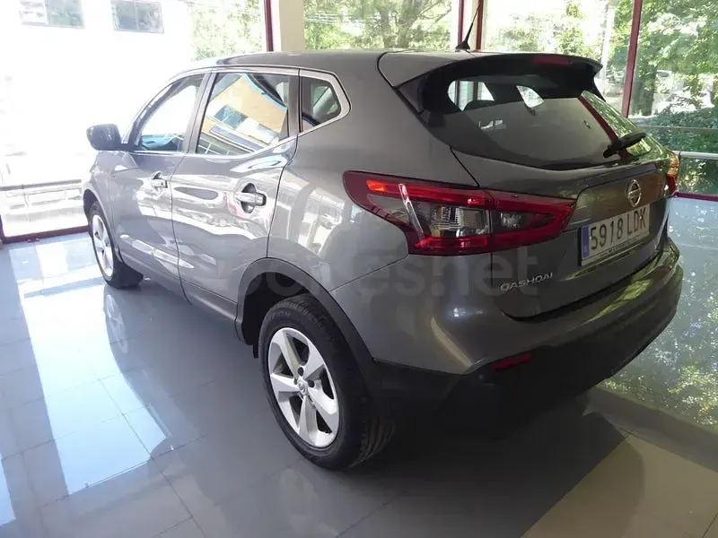 Usado Nissan Qashqai Acenta 150 CV (110 kW) 2019 Gris / plata SUV
