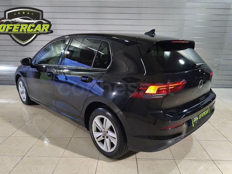 Usado VW Golf VIII Life 115 CV (84 kW) 2022 Negro Berlina