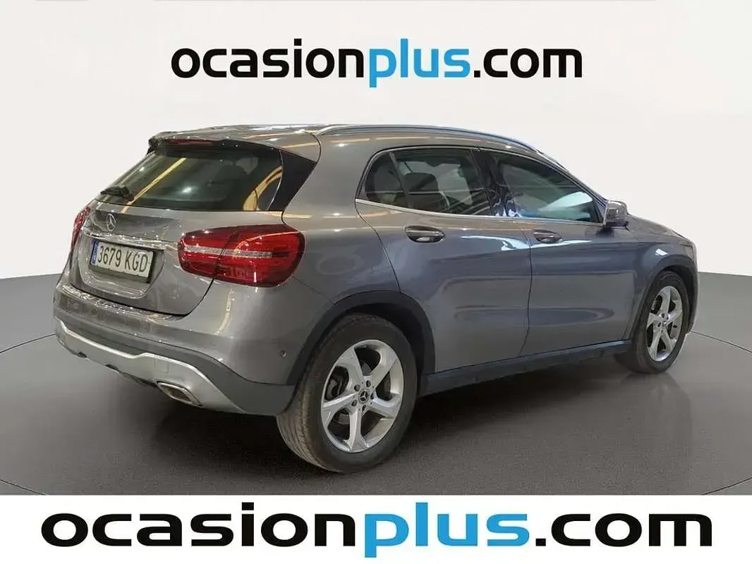 Usado Mercedes GLA200 156 CV (114 kW) 2017 Gris SUV