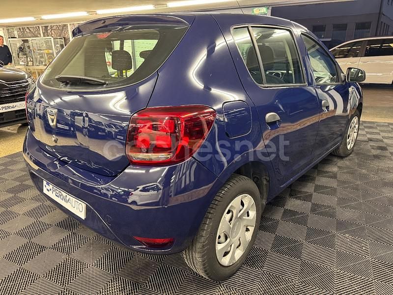 Usado Dacia Sandero Lauréate 73 CV (53 kW) 2017 Azul Berlina