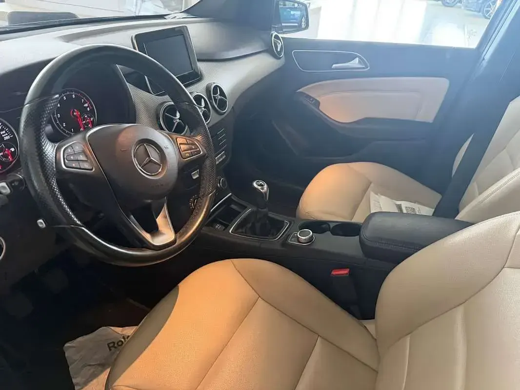 Usado Mercedes B200 156 CV (114 kW) 2015 Utilitario