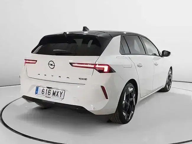 Usado Opel Astra GSe 224 CV (164 kW) 2025 Blanco Utilitario
