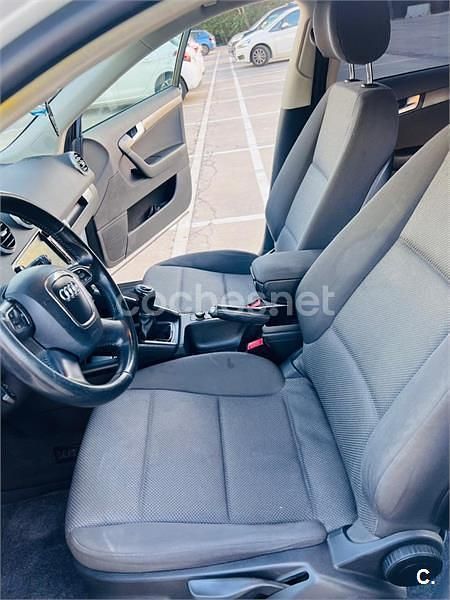 Usado Audi A3 Ambiente 105 CV (77 kW) 2012 Blanco Berlina