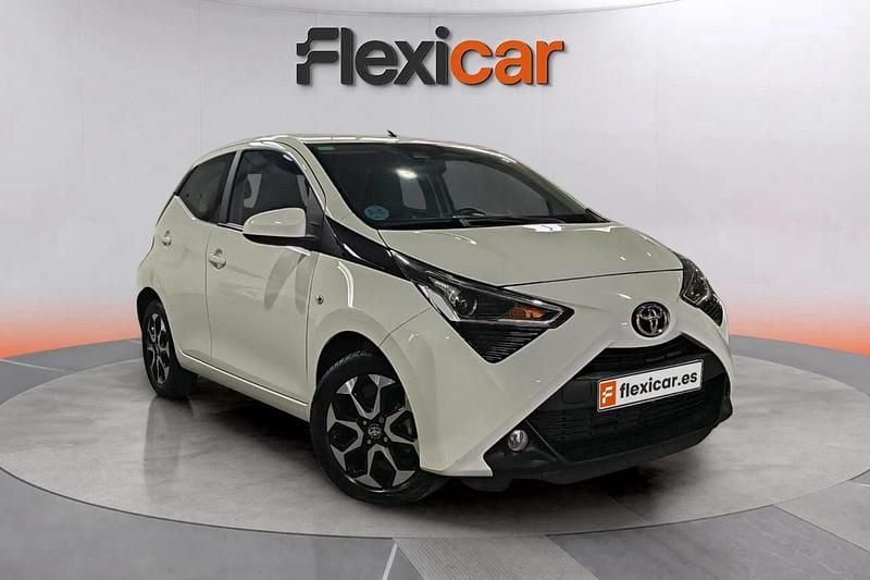 Blanco Usado 2019 Toyota Aygo X-play Utilitario | 12.890 € (Precio justo) - Imagen 1/4
