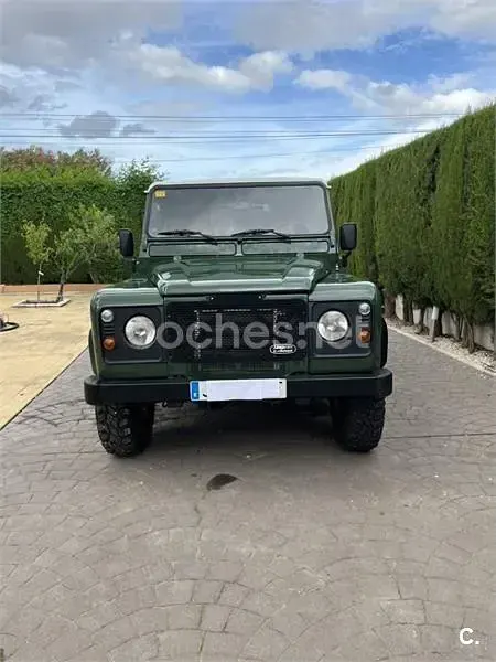Usado Land Rover Defender 122 CV (89 kW) 2000 Verde SUV