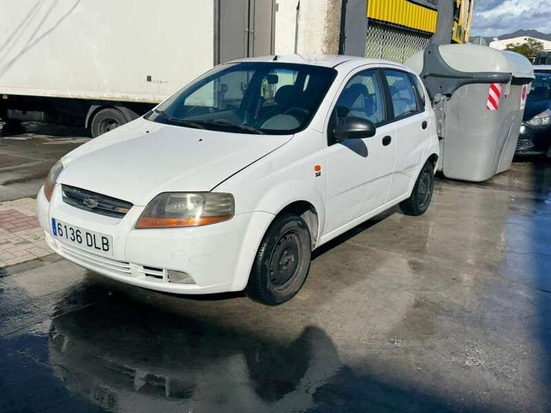 Blanco Usado 2005 Chevrolet Kalos SE Utilitario | 1999 € (Precio justo) - Imagen 1/4