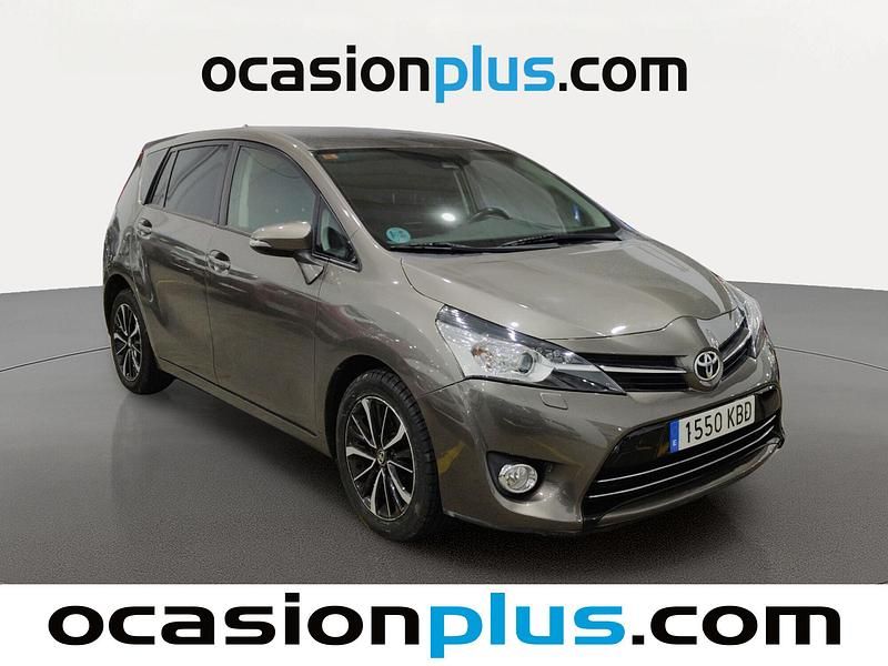 Usado Toyota Verso Advance 132 CV (97 kW) 2017 Marrón Monovolumen