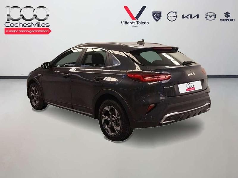 Usado Kia XCeed 101 CV (74 kW) 2024 Gris SUV
