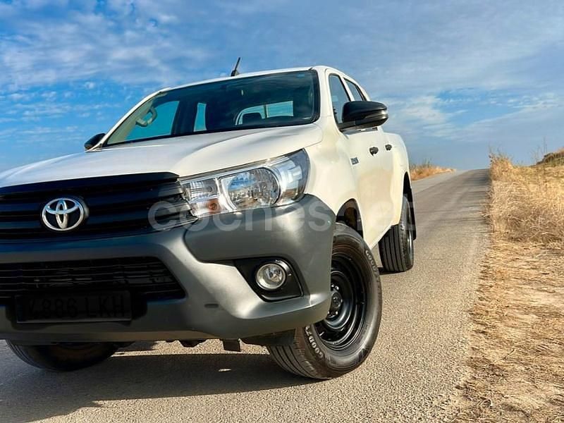 Blanco Usado 2020 Toyota HiLux Recogida | 26.990 € (Precio justo) - Imagen 1/4