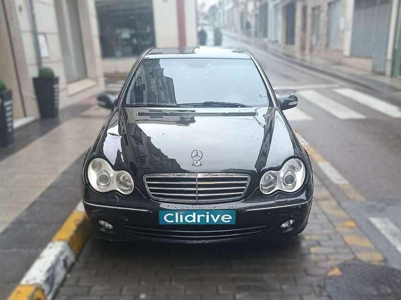 Usado Mercedes C220 Avantgarde 170 CV (125 kW) 2004 Negro Berlina