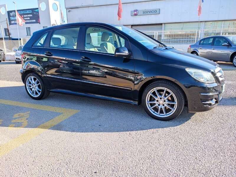 Negro Usado 2009 Mercedes B180 Monovolumen | 8900 € (Precio justo) - Imagen 1/4
