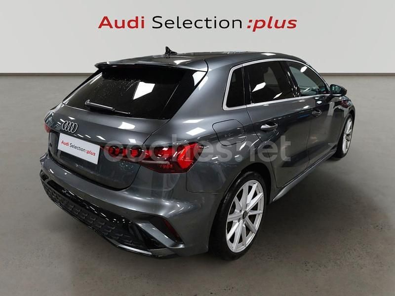 Usado Audi A3 S-Line 150 CV (110 kW) 2025 Gris / plata Berlina