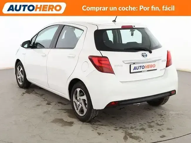 Käytetty Toyota Yaris Hybrid Active 101 HP (74 kW) 2014 Valkoinen