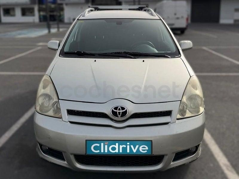 Usado Toyota Corolla Verso Luna 116 CV (85 kW) 2005 Beige Monovolumen