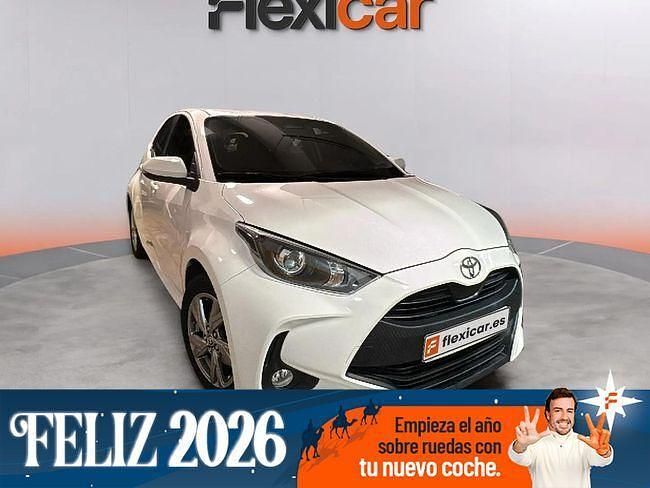 Blanco Usado 2024 Toyota Yaris Hybrid Active Berlina | 18.990 € (Buen precio) - Imagen 1/4