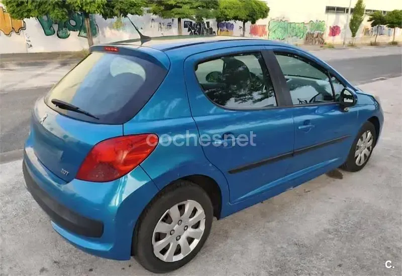 Usado Peugeot 207 90 CV (66 kW) 2007 Azul Berlina